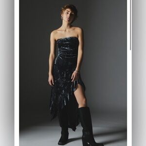 URBAN OUTFITTERS Silence + Noise Luna Velvet Strapless Midi Dress SZ Small NWT